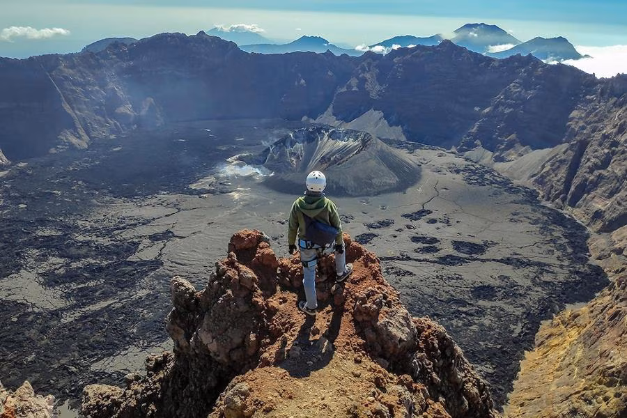 Ascensión del volcán Raung