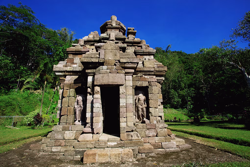Yogyakarta íntima: media jornada « Arqueología » (en busca de los templos perdidos)
